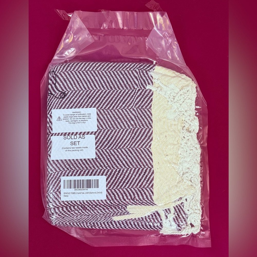 Turkish Burgundy (Orchid) and Cream Geometric Houndstooth Patterned Towel Set - Picture 2 of 5